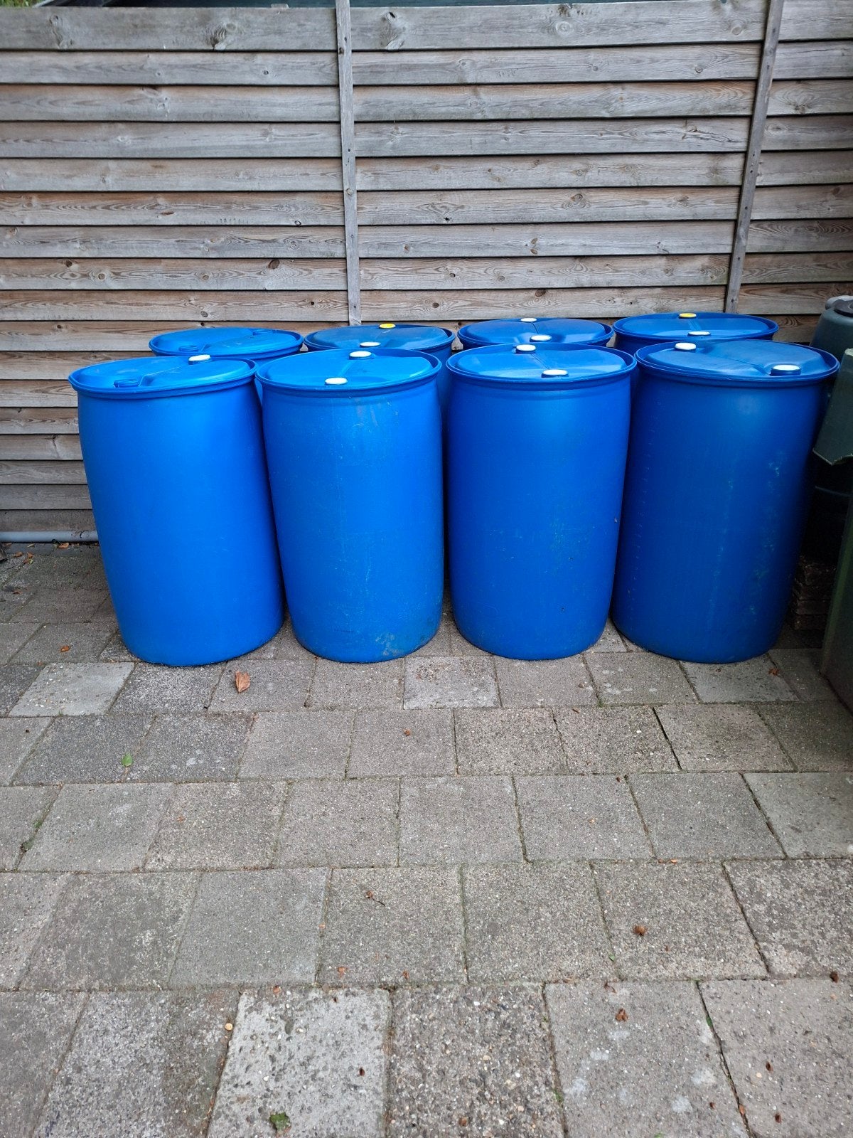 vaten 220 liter, 150 liter of meer, Ophalen, Gebruikt, Kunststof