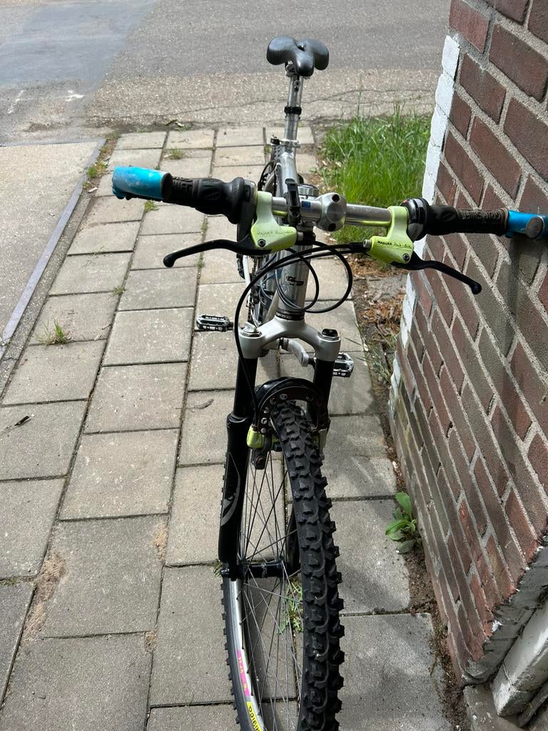 Aluminium mountainbike, Fietsen en Brommers, Ophalen, 24 inch of meer, Gebruikt, Velgrem