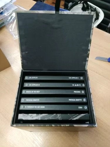 CD's LED ZEPPELIN Wereld Beroemde Hard Rock Band., Ophalen of Verzenden, Zo goed als nieuw