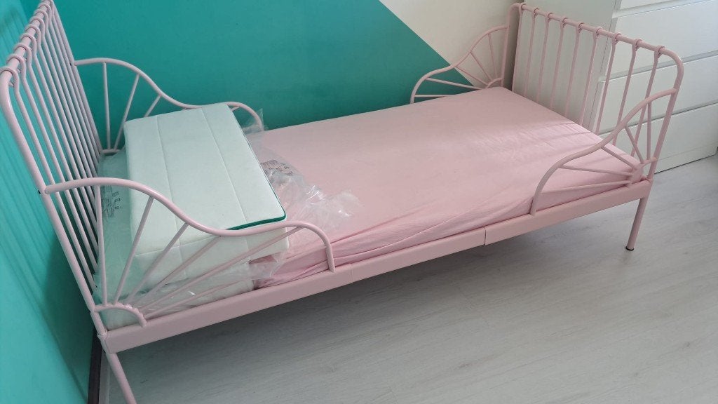 Meegroeiend bed roze, Ophalen, 85 tot 100 cm, Gebruikt, Minder dan 140 cm