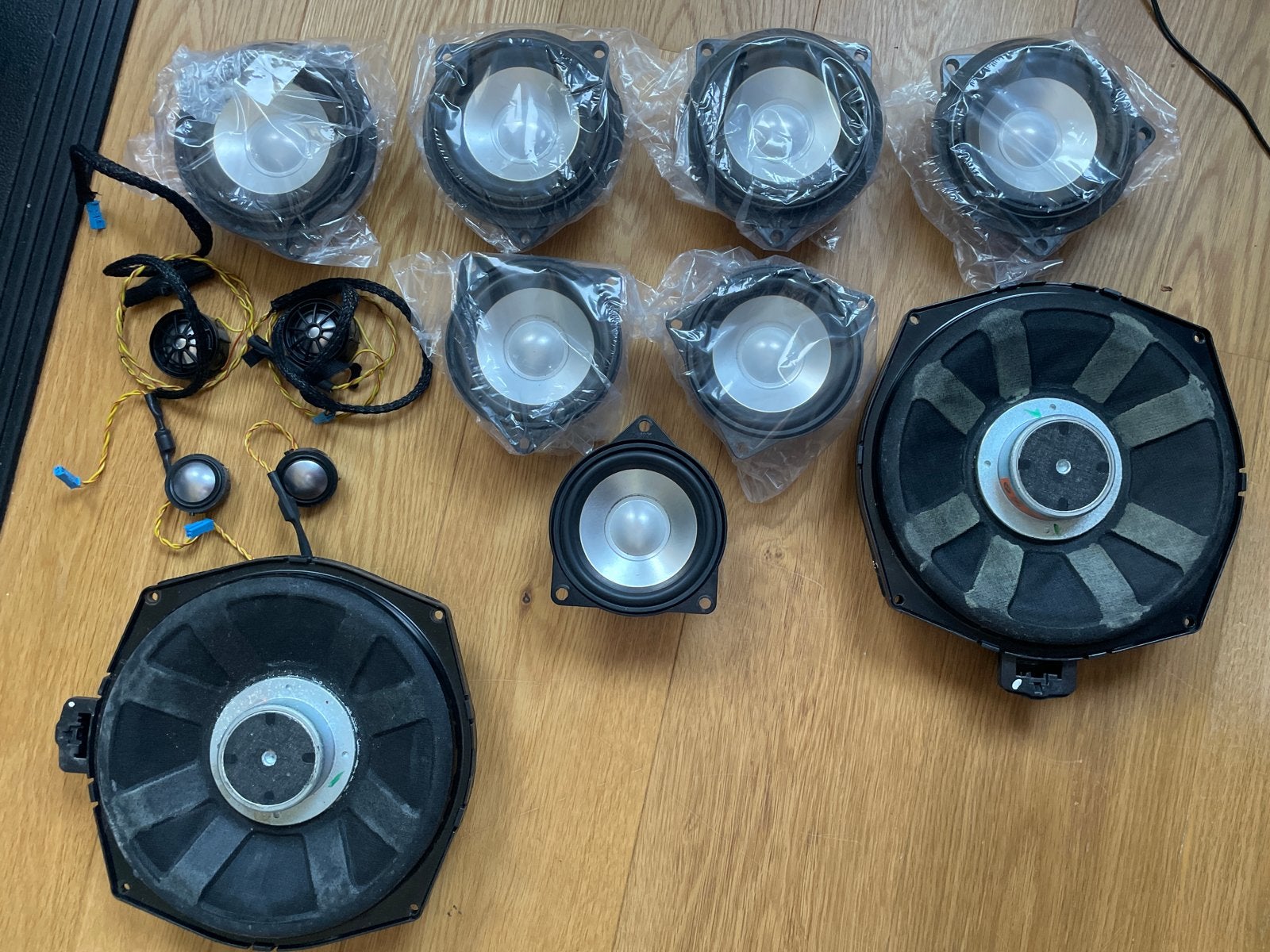 Harman/Kardon Logic7 speakerset met subwoofers BMW, Auto diversen, Autoradio's, Gebruikt, Ophalen of Verzenden