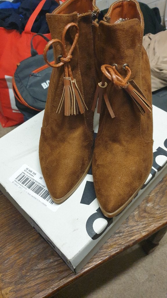 Damskie butki zamszowe, Kleding | Dames, Schoenen, Schoenen met lage hakken, Bruin, Nieuw, Ophalen of Verzenden