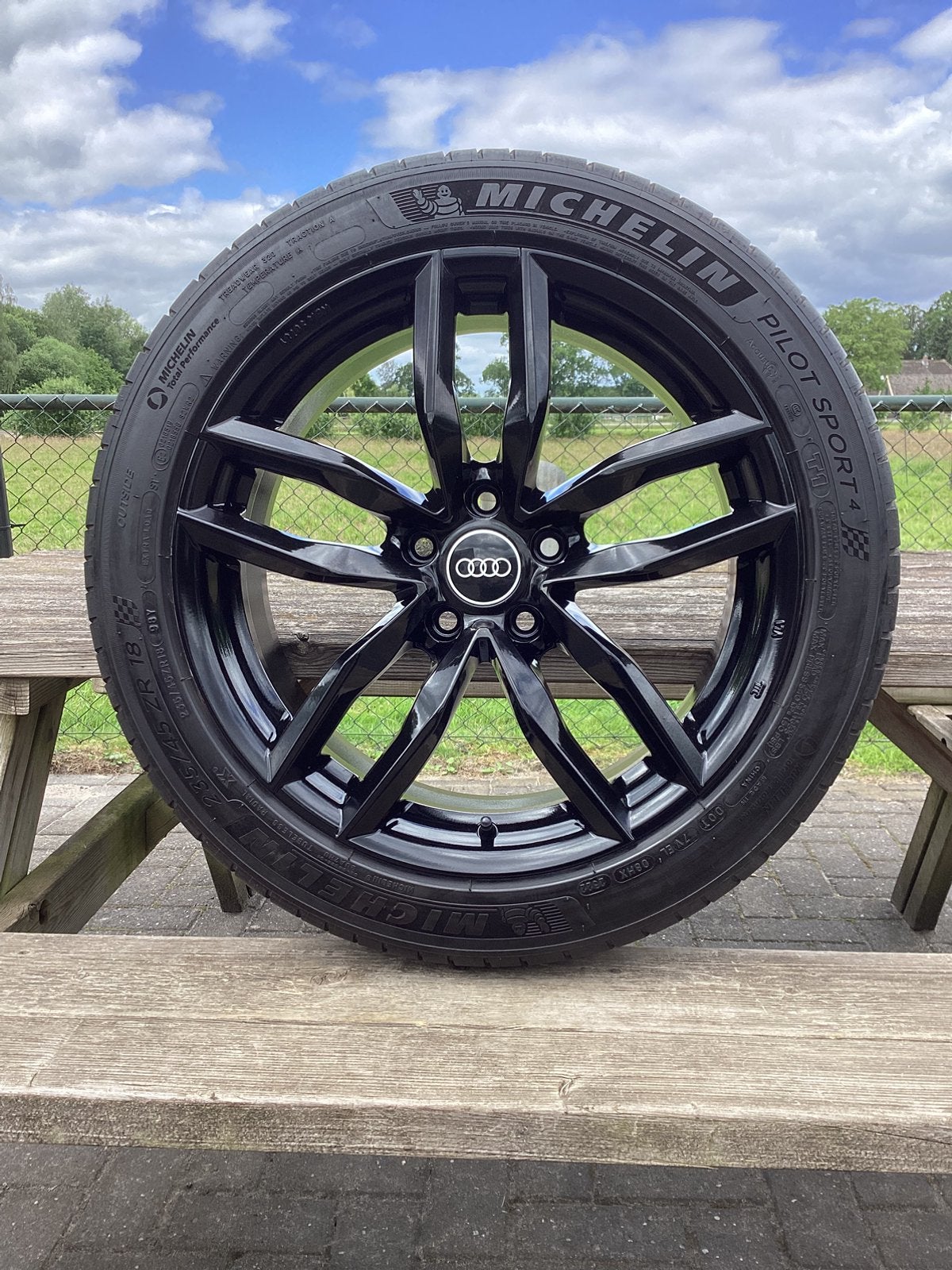 18” set Audi A4 Michelin 235-45-18 banden met 7 mm profiel, Ophalen, 18 inch, Gebruikt, 235 mm