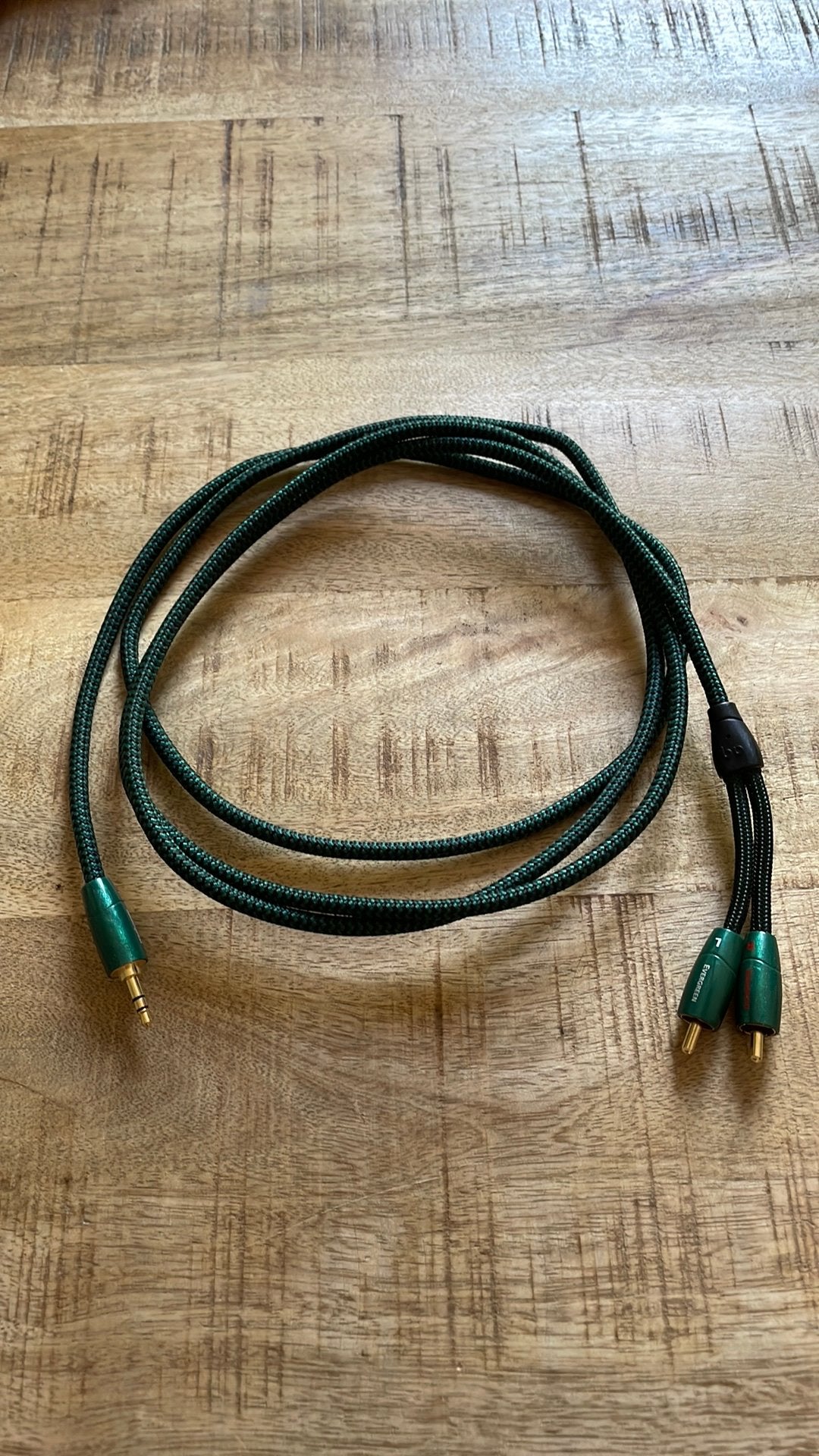 Audiquest evergreen 3,5mm - 2x RCA, 2m, Ophalen of Verzenden, Zo goed als nieuw, 2 tot 5 meter, Overige kabels
