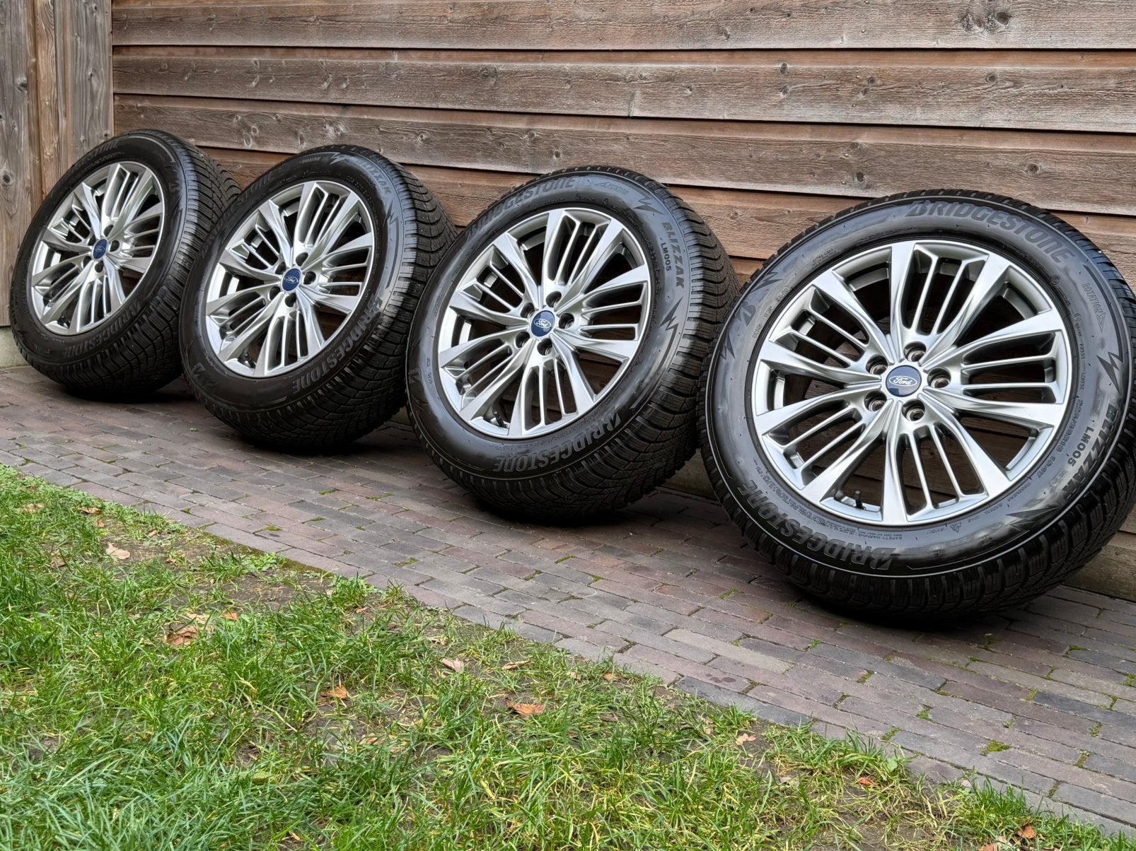Orig Ford Kuga MK3 Vignale 18 inch velgen + winterbanden, Auto-onderdelen, 18 inch, Gebruikt, Banden en Velgen, Personenwagen