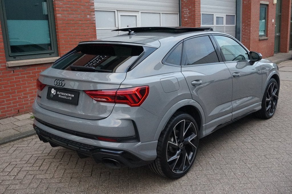 Audi RSQ3 2.5 TFSI Sportback QUATTRO AUT. PANORAMA NARDO, Auto's, Audi, Automaat, Gebruikt, 1675 kg, Bedrijf