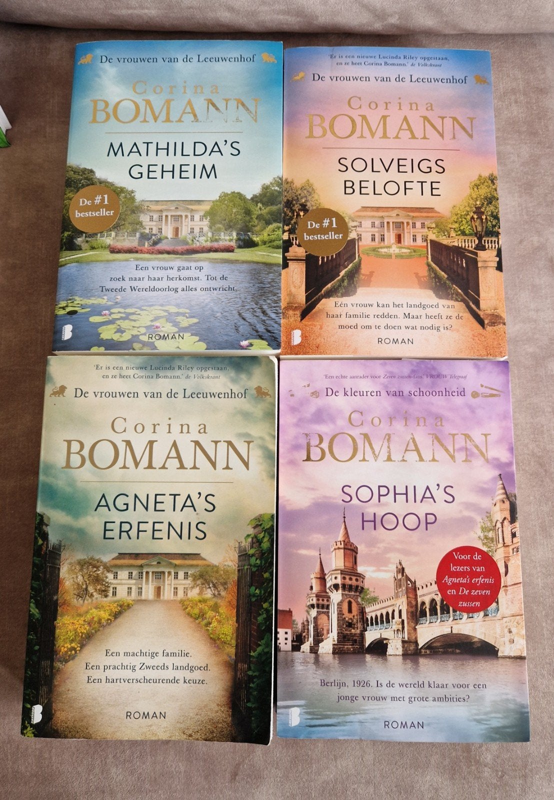 Corina Bomann -  vrouwen van de Leeuwenhof serie (4 boeken), Ophalen, Gelezen, Corina Bomann, Nederland