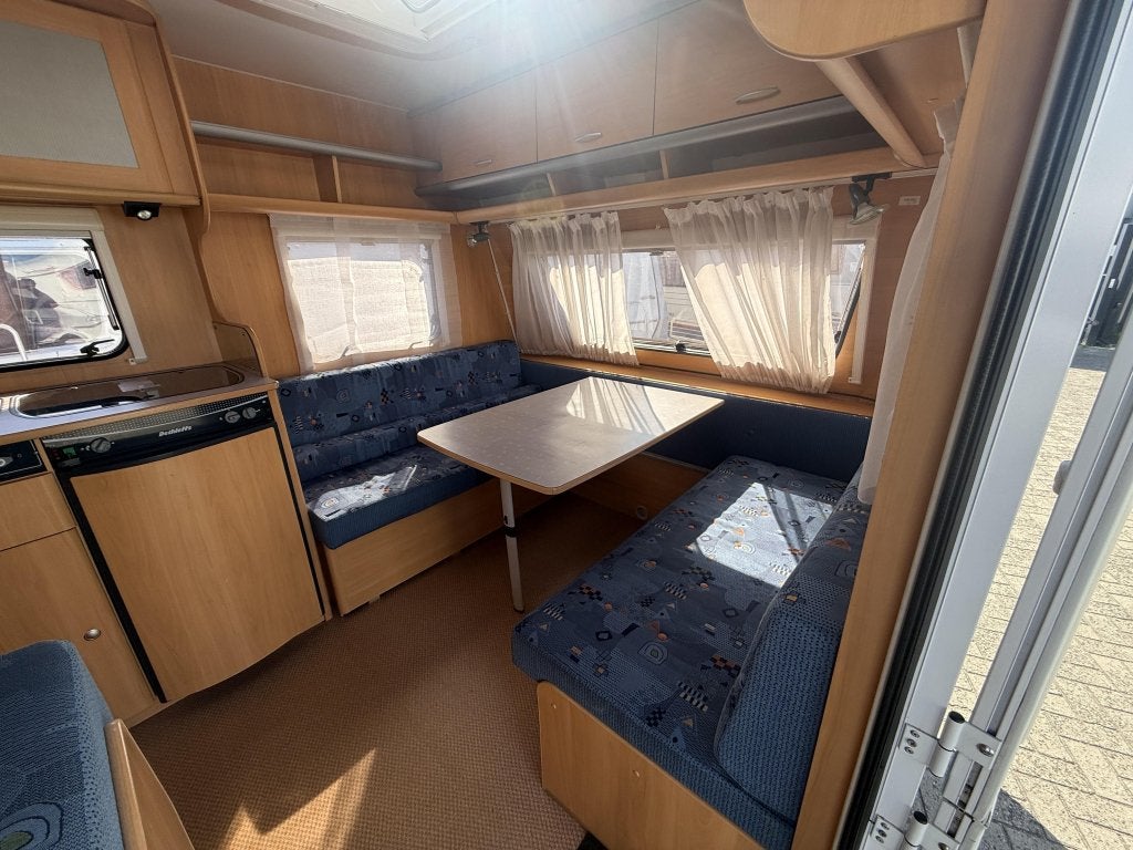 Dethleffs New Line 490 TK Stapelbed 1300KG Voortent, Caravans en Kamperen, Standaardzit, Dwars-stapelbed, Bedrijf, Schokbreker