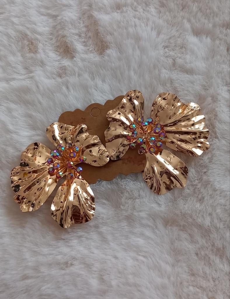 Gouden bloem oorbellen, Overige materialen, Nieuw, Ophalen of Verzenden, Knopjes of Stekers