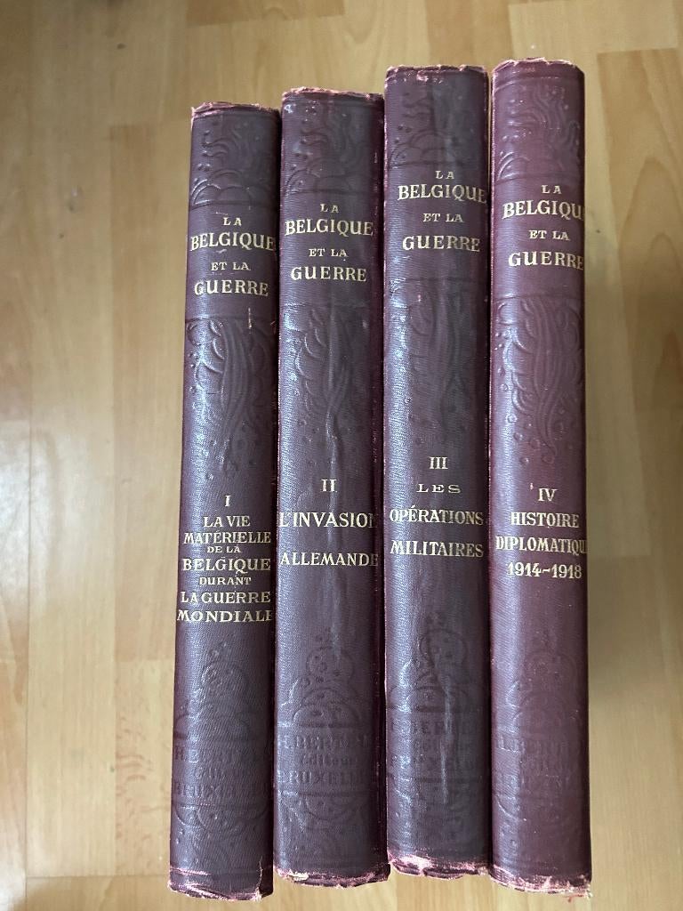 #0242 La Belgique et la Guerre deel 1 tm 4, Ophalen of Verzenden, Voor 1940