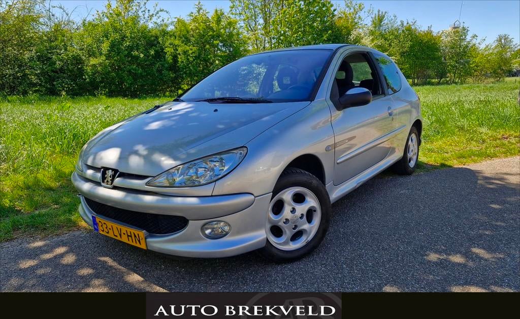 Peugeot 206 1.4 Quiksilver 75PK | Airco | LMV | Elektrisch p, Auto's, Peugeot, Voorwielaandrijving, Stof, Zwart, 4 cilinders