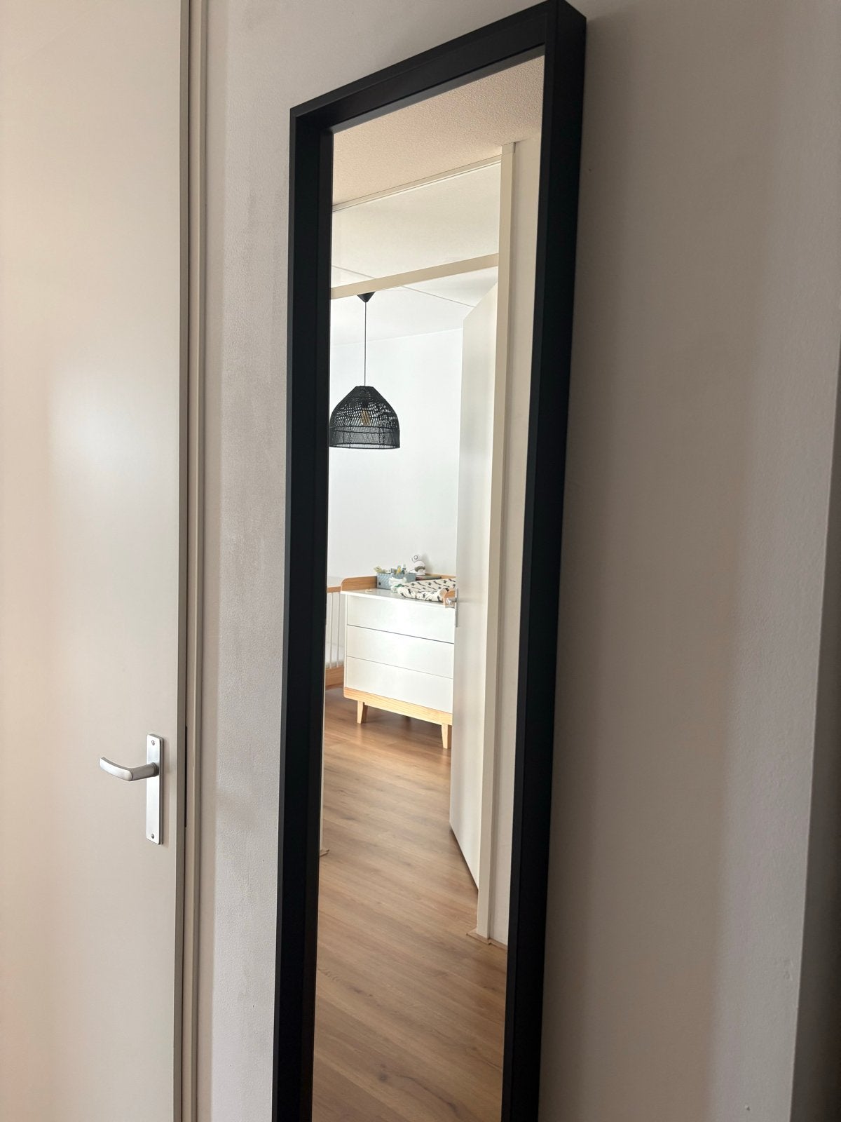 Lange spiegel met zwarte lijst, Huis en Inrichting, Woonaccessoires | Spiegels, Minder dan 50 cm, 200 cm of meer, Ophalen of Verzenden