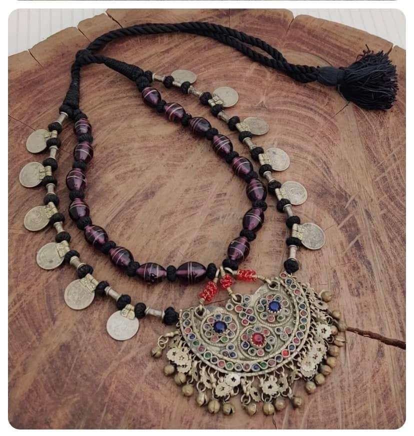 Prachtige zeer oude Afghaanse ketting hand gemaakt., Ophalen of Verzenden, Overige materialen, Ketting