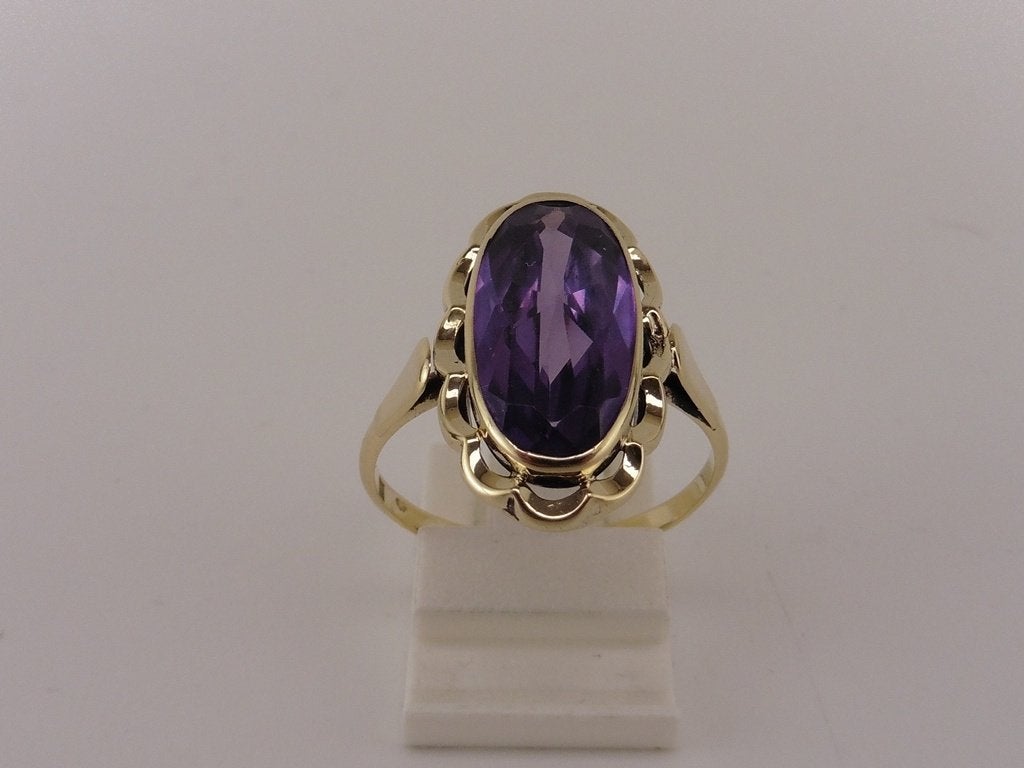 Gouden damesring met amethist                            G12, Sieraden, Tassen en Uiterlijk, Ringen, 18 tot 19, Gebruikt, ., Paars