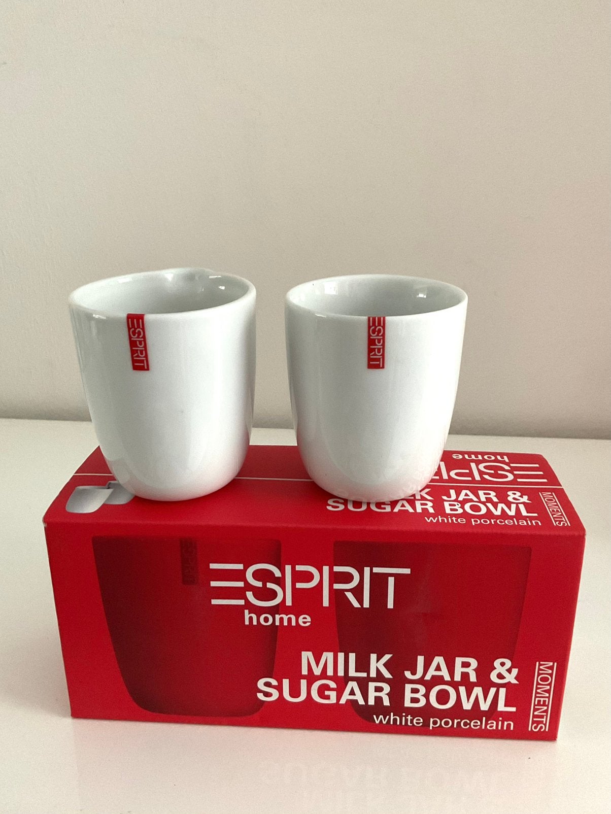 Esprit wit porseleinen roomstel, Ophalen of Verzenden, Nieuw, Porselein, Overige stijlen