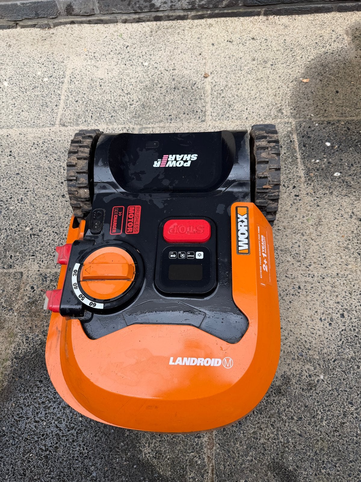 Worx Landroid M robotmaaier met laadstation, Ophalen, Gebruikt, 20 tot 25 cm, Bestuurbaar via app