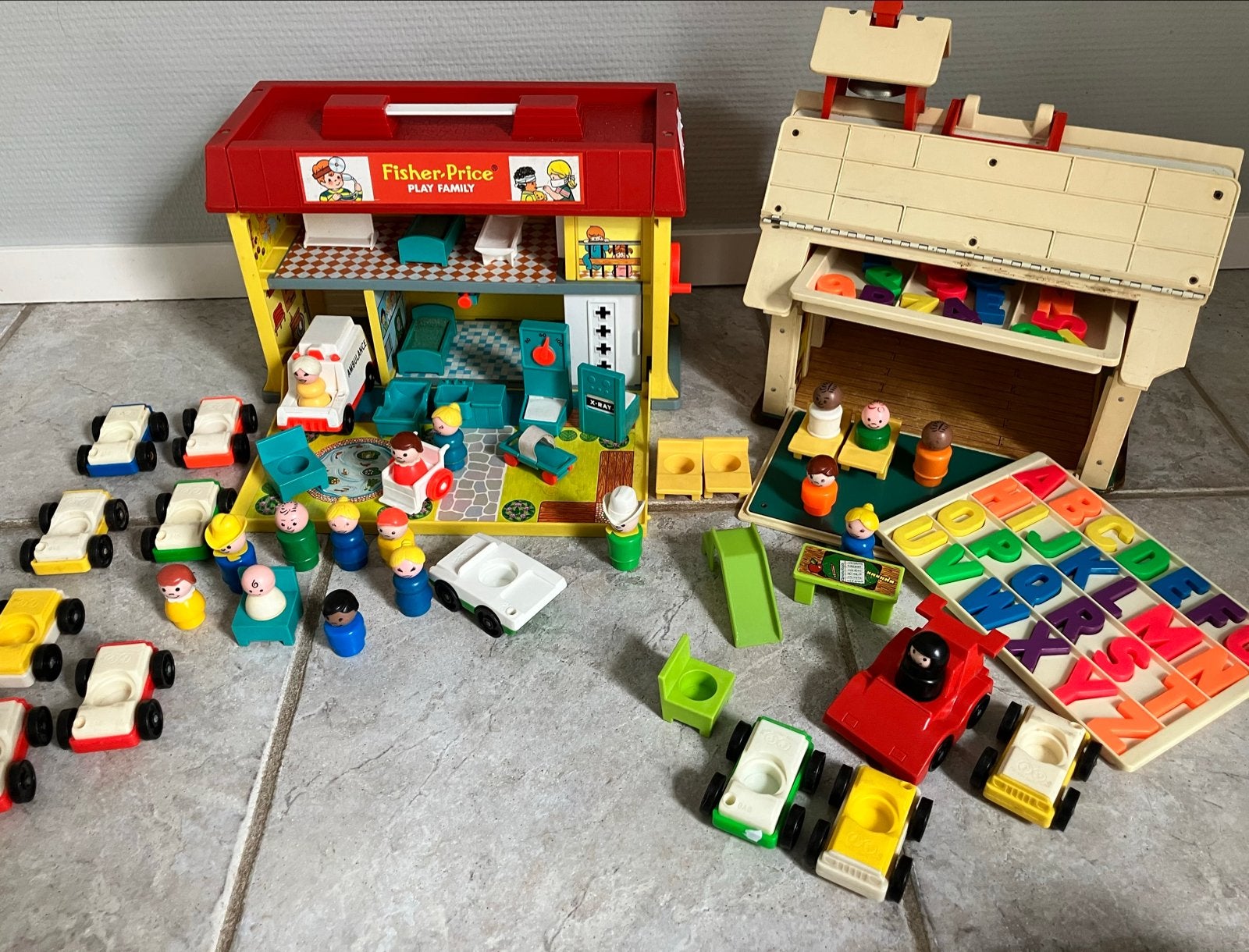 Vintage Fisher-Price Verzameling: Ziekenhuis, School en meer, Ophalen of Verzenden, Gebruikt, Speelset