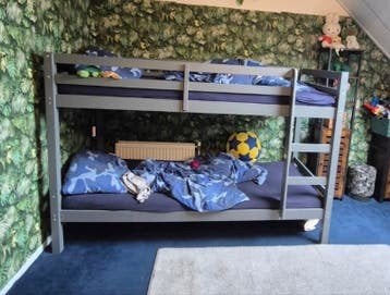 Stapelbed grijs - Zo goed als nieuw bieden vanaf 100 euro, 90 cm, 160 tot 180 cm, Tweepersoons, Ophalen of Verzenden