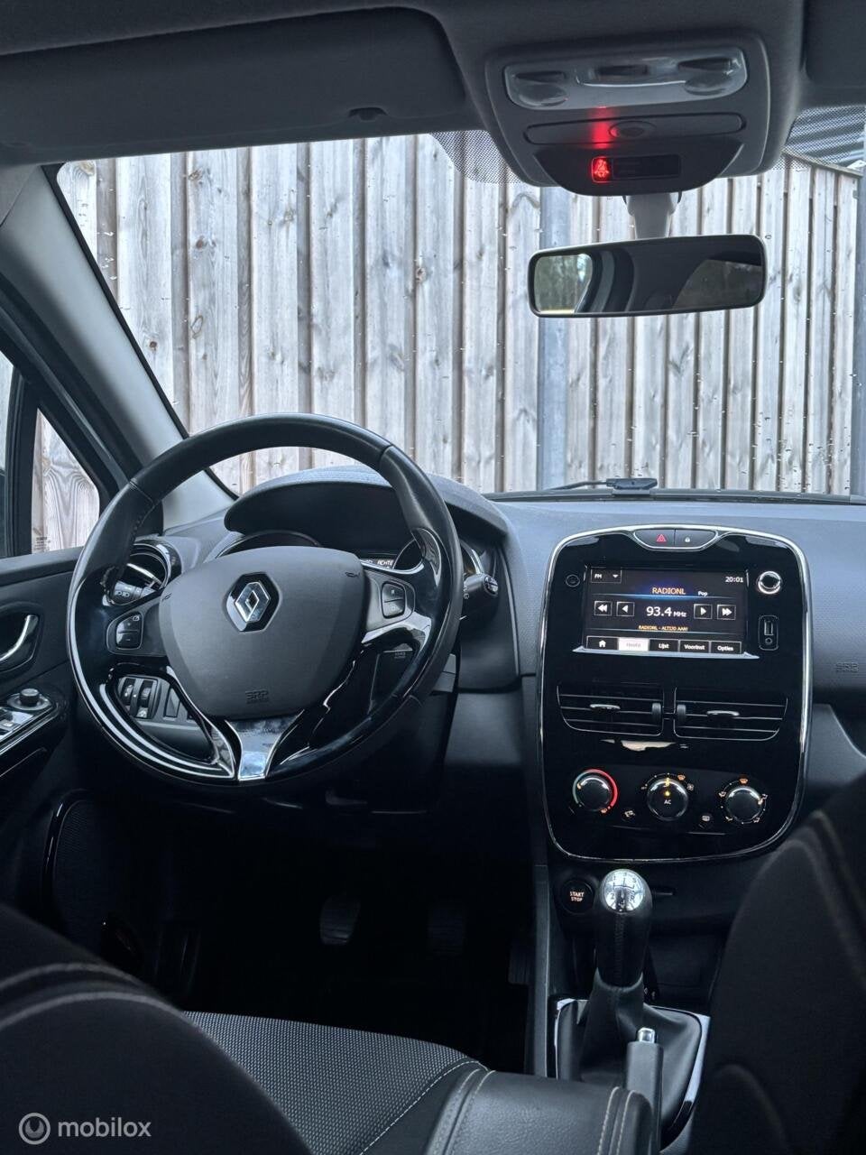 Renault Clio 0.9 TCe Expression/CRUISE/NAVI/BLUETOOTH/NAP/, Voorwielaandrijving, Stof, Gebruikt, Zwart