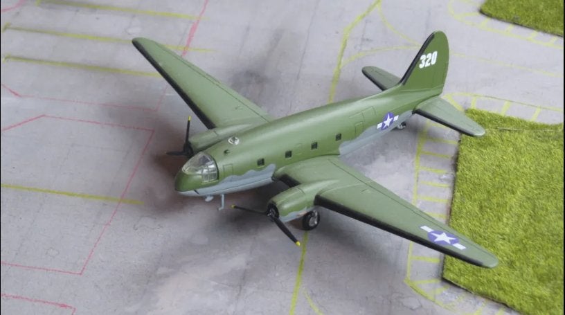 Curtis C-46 Commando, Schaal 1:144 - Vliegtuigmodel, Overige merken, 1:144 tot 1:200, Ophalen of Verzenden, Zo goed als nieuw