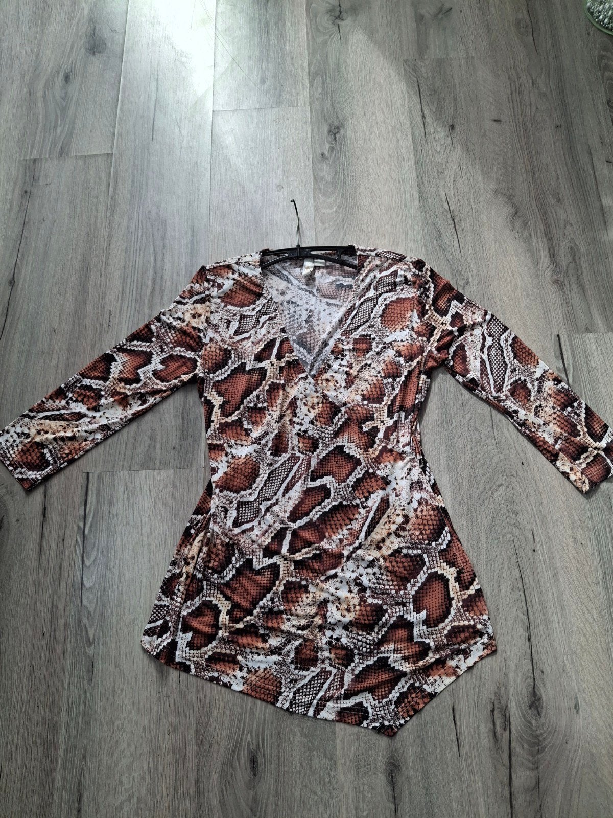 Gaaf slangenprint overslagshirt/tuniek met tailleband, Bruin, Maat 42/44 (L), Ophalen of Verzenden, Zo goed als nieuw
