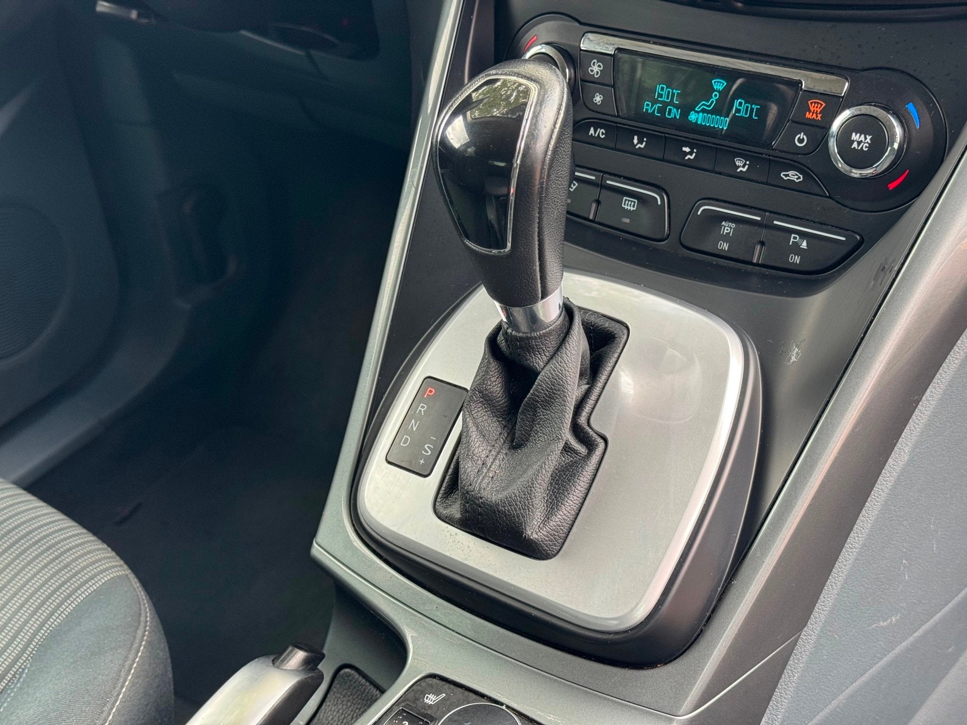 Ford GRAND C-MAX 2.0 TDCi 140PK AUTOMAAT|FULLOPTION, Auto's, Euro 5, Stof, Gebruikt, 4 cilinders