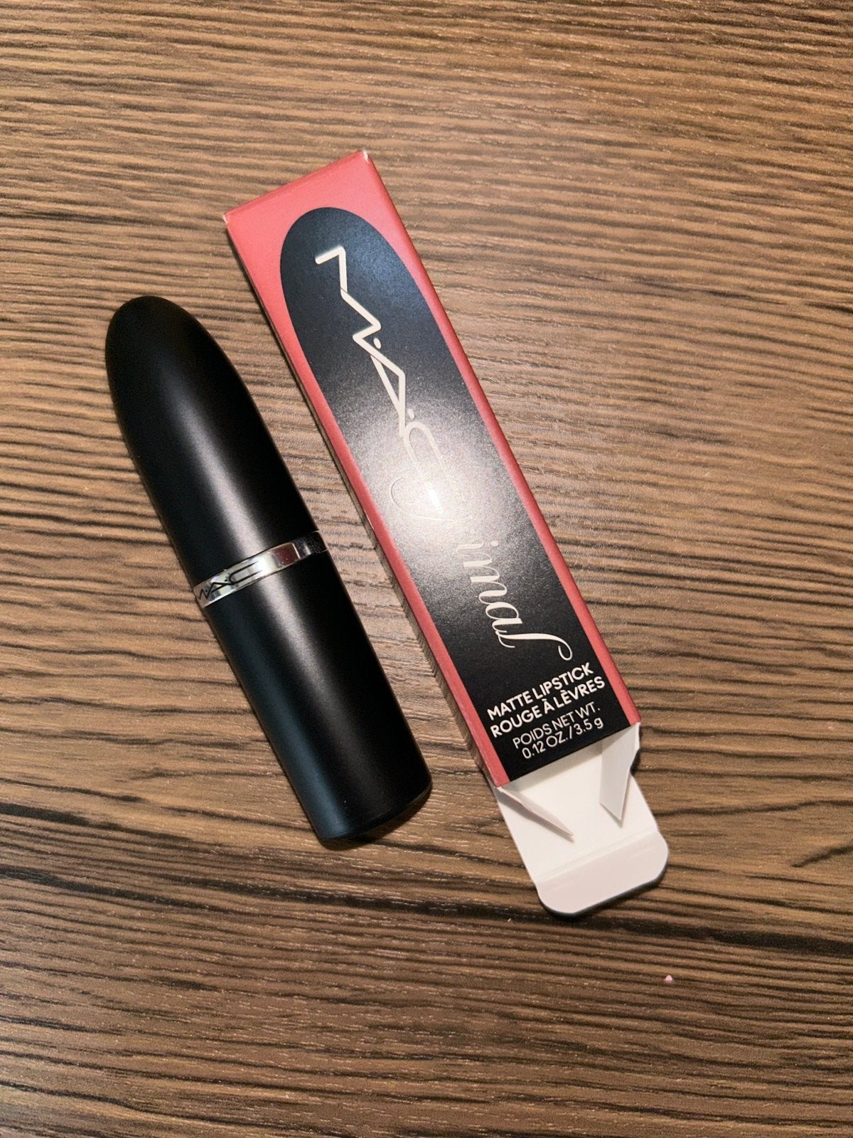 MAC Maximal Matte Lipstick 612 Velvet Teddy, Sieraden, Tassen en Uiterlijk, Uiterlijk | Cosmetica en Make-up, Lippen, Bruin, Nieuw