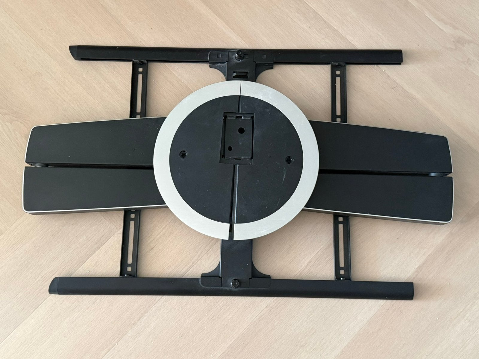 VOGEL’S TV-muurbeugel Design Mount 7345, Ophalen, Zo goed als nieuw