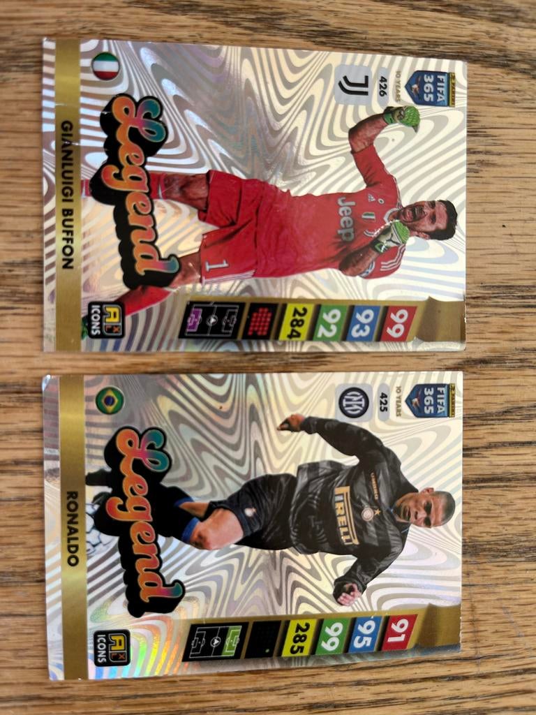 Set van 2 Panini FIFA 365 Adrenalyn 2025 Legends kaarten, Ophalen of Verzenden, Gebruikt, Buitenlandse clubs, Spelerskaart