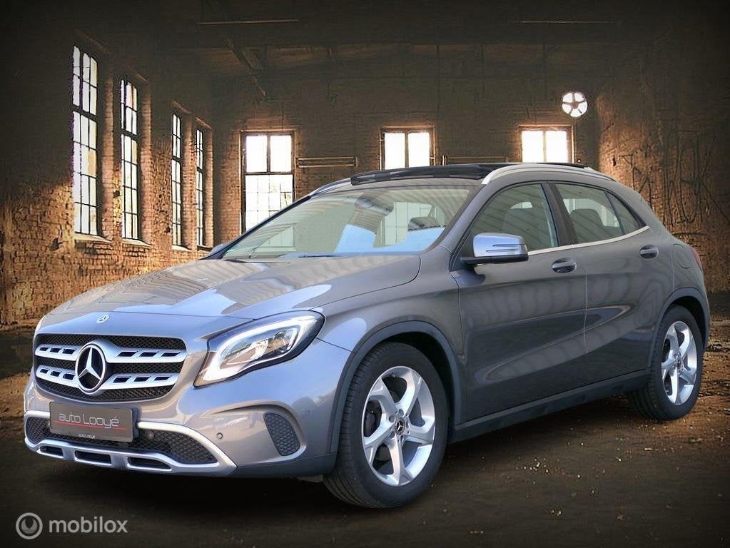 Mercedes-Benz GLA 200 - panodak - LED - 12 mnd gar - 2e set, Auto's, Mercedes-Benz, Gebruikt, Leder en Stof, 1595 cc, Bedrijf