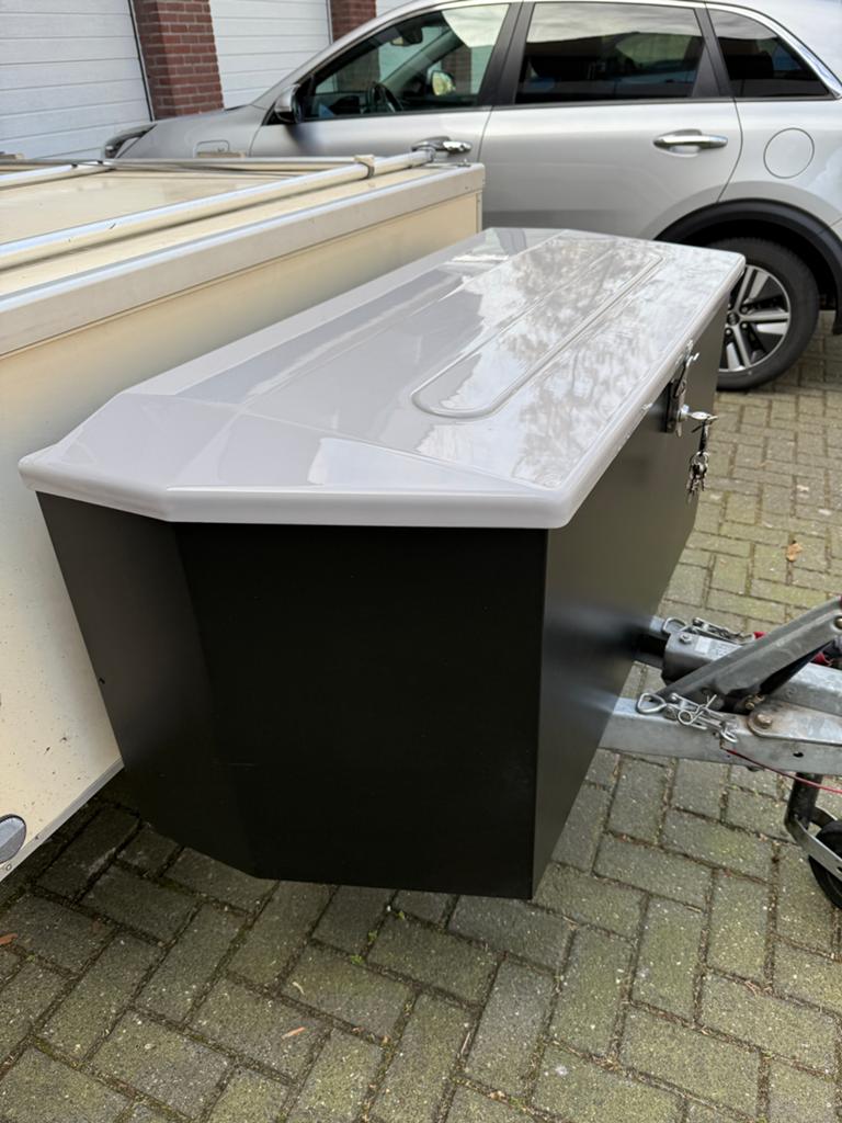Dissel bak, met slot, Ophalen, Zo goed als nieuw