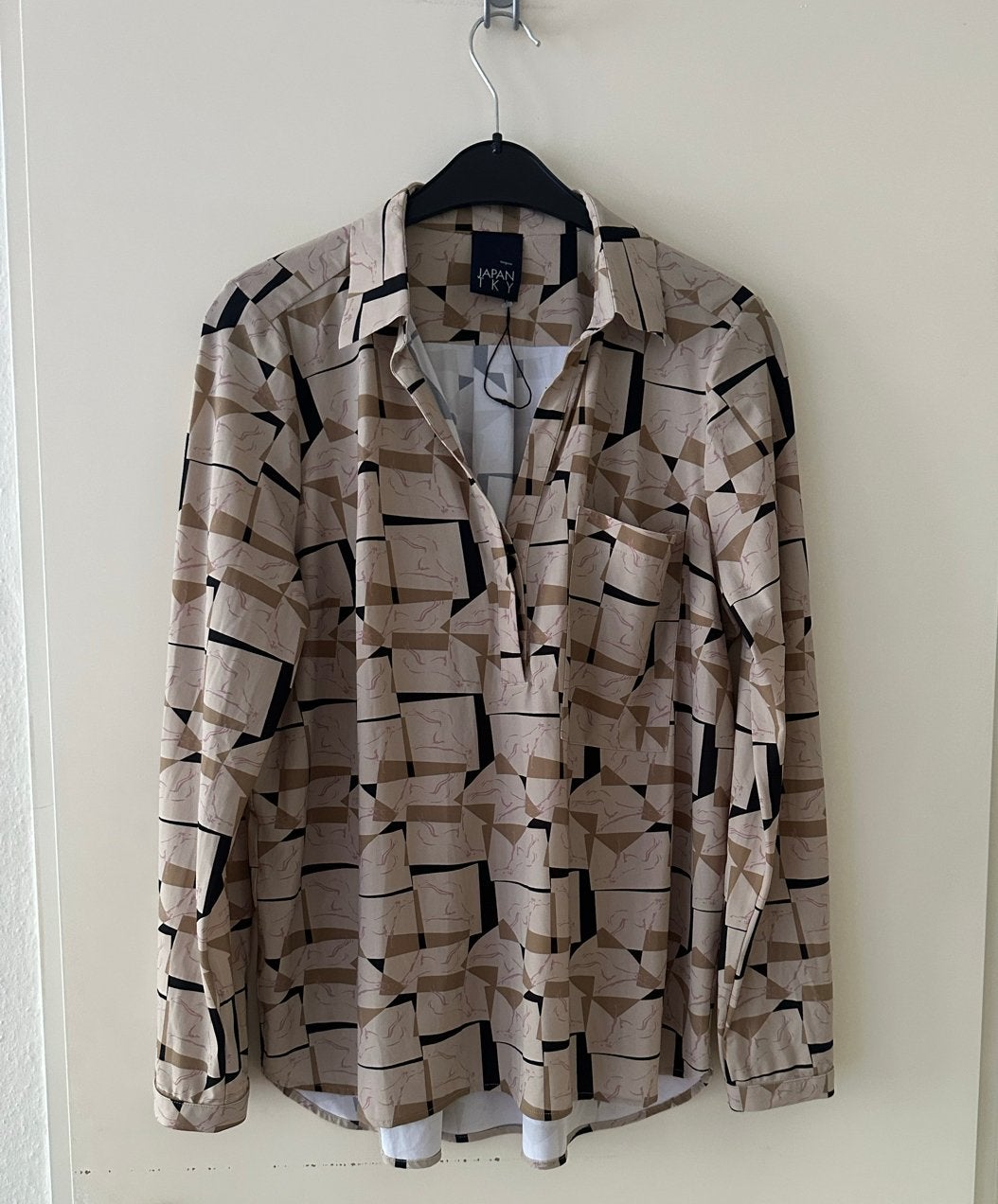 Japan TKY Blouse met geometrische print, maat M nieuw!, Ophalen of Verzenden, Nieuw, Maat 38/40 (M), Beige