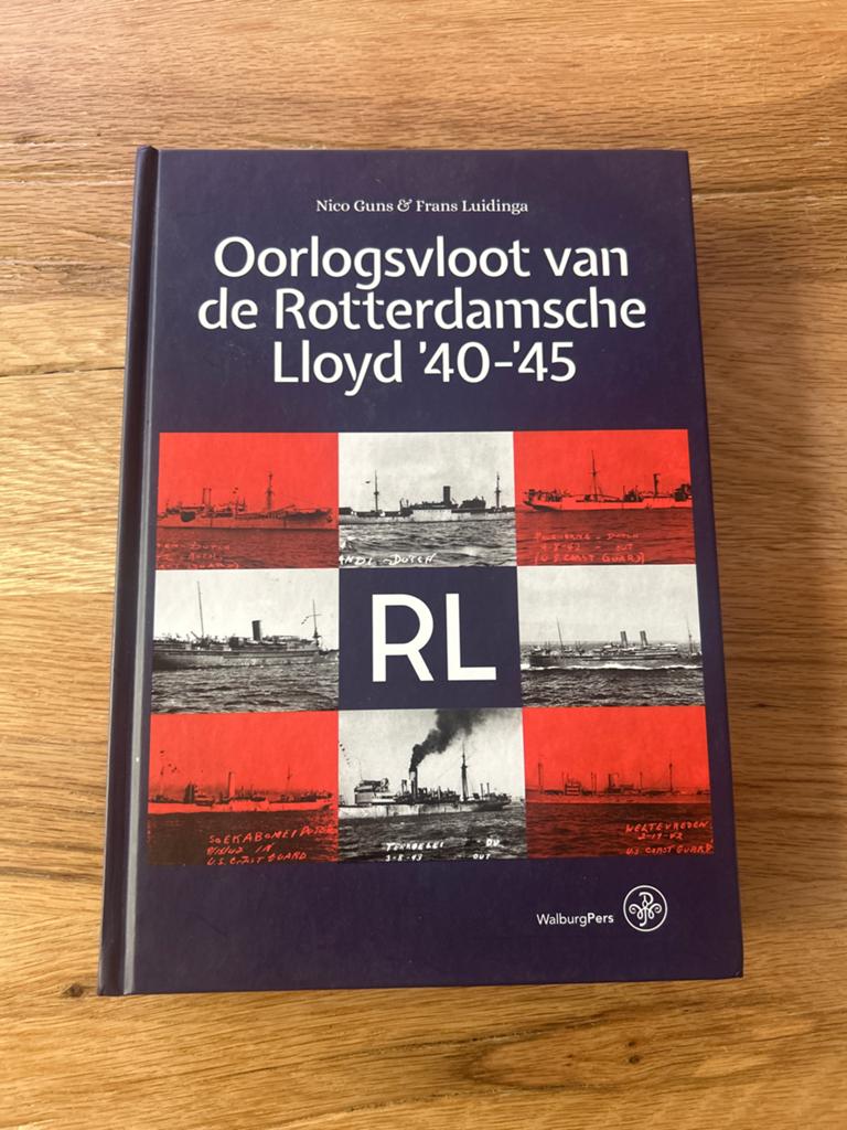 Oorlogsvloot van de Rotterdamsche Lloyd '40-'45, Ophalen of Verzenden, Tweede Wereldoorlog, Zo goed als nieuw, Marine