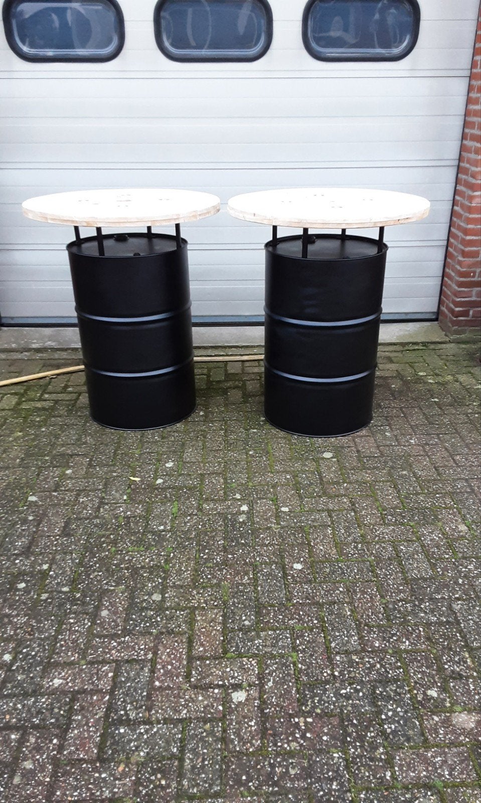 statafels van een olievat, Ophalen