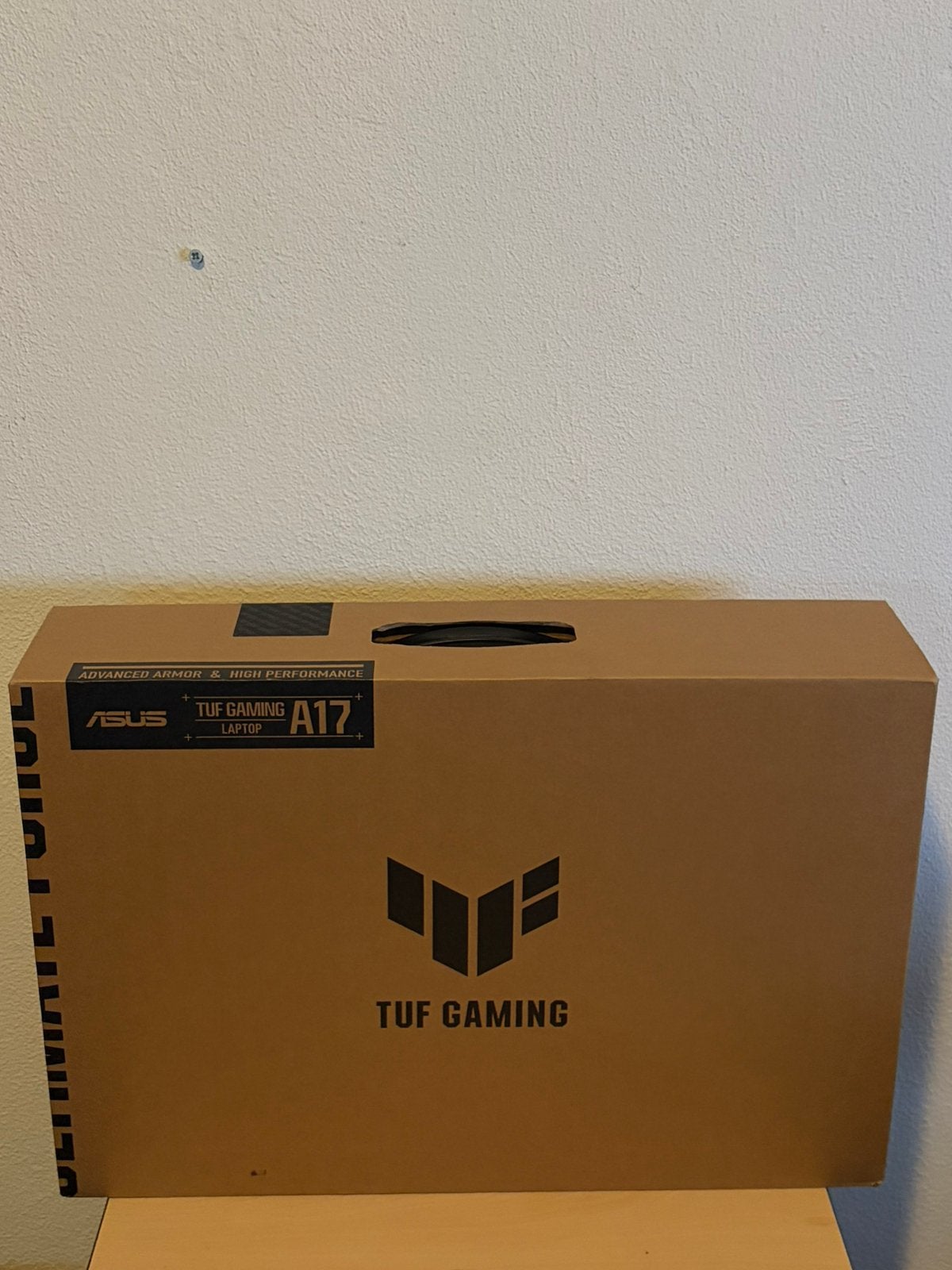 ASUS TUF Gaming A17 RTX 4060 Ryzen 7 16GB 1TB SSD, Met videokaart, Qwerty, AMD Ryzen 7 7735HS, Zo goed als nieuw