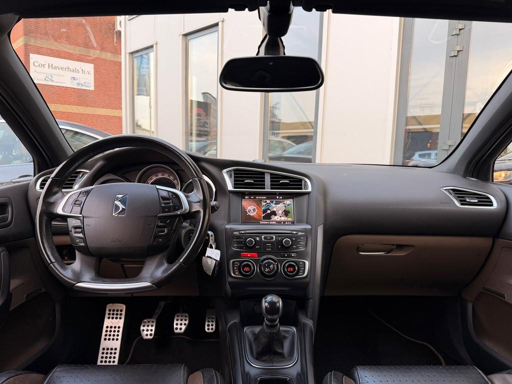 Citroen DS4 1.6 THP Sport Chic|Leer||PDC|Trekhaak|, Auto's, Voorwielaandrijving, Euro 5, Huisgarantie, 4 cilinders