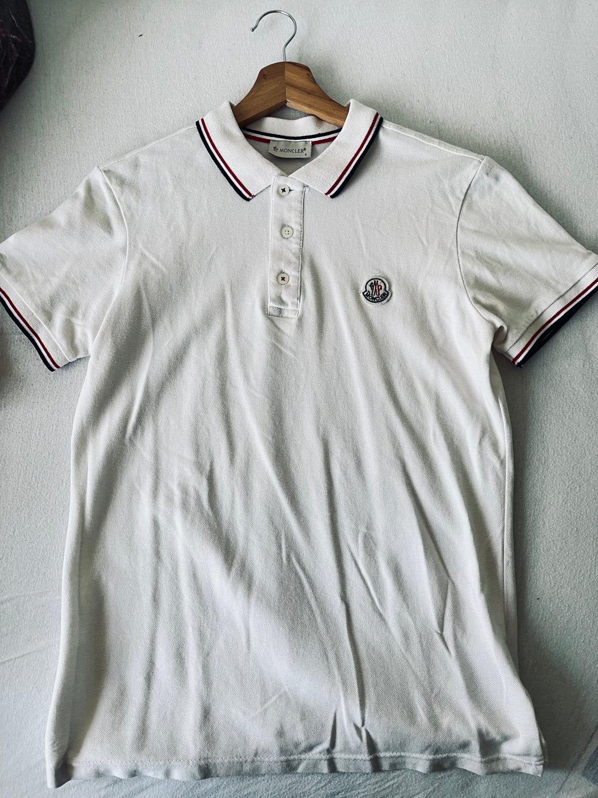 Moncler polo maat S in goede staat, Moncler, Wit, Ophalen of Verzenden, Zo goed als nieuw