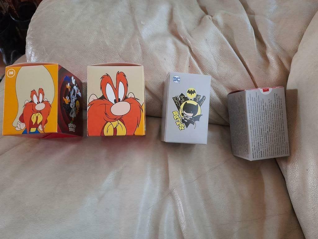 9 Mac Donald figuren en 2 boekjes en 2 Dino puzzels, Ophalen, Nieuw