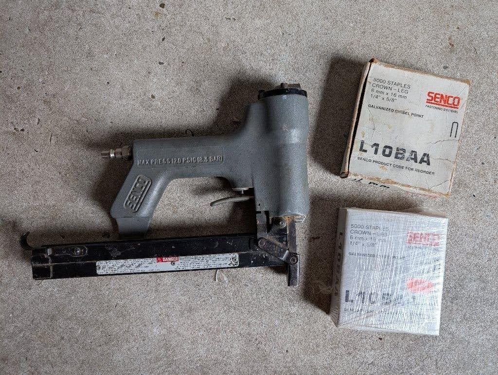 Luchtdruknietmachine Senco model L, Gebruikt, Overige soorten, Elektrisch, Ophalen