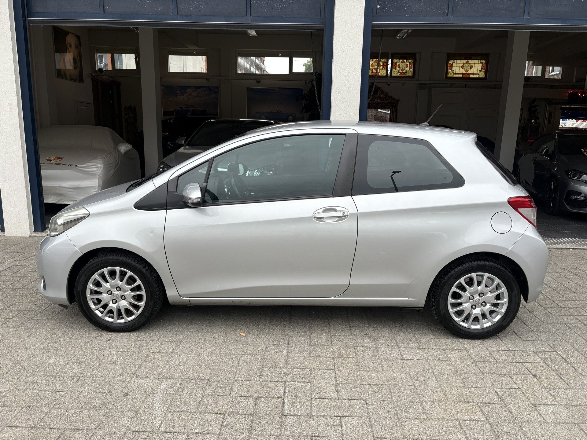 Toyota Yaris 1.0 VVT-i Aspiration CAMERA/BLUETOOTH/NL AUTO/N, Auto's, Euro 5, 527 kg, 750 kg, Elektrische ramen
