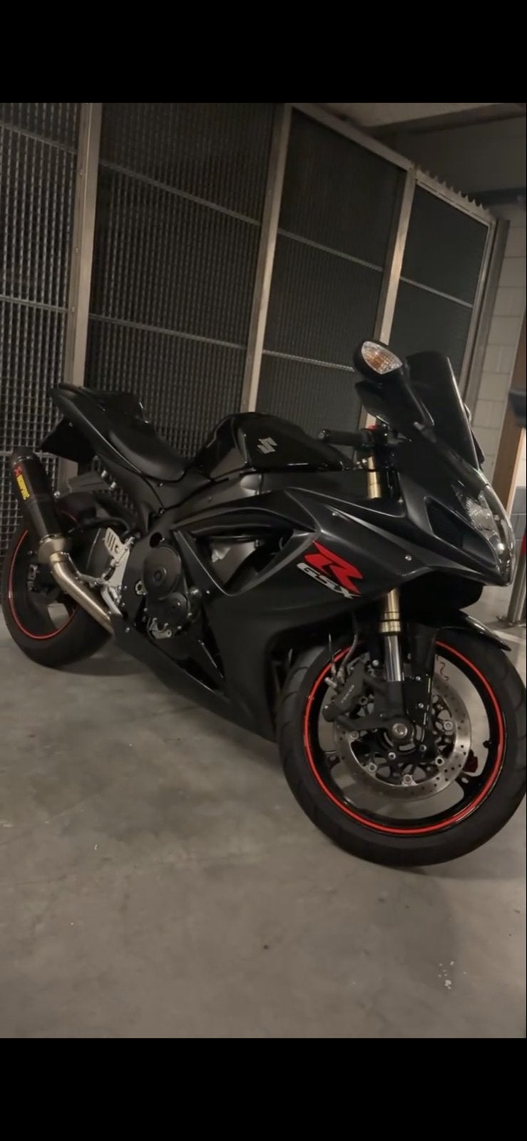 Suzuki GSX-R 600 K6 - Sportieve motor met Akrapovic uitlaat, Motoren, Motoren | Suzuki, Sportuitlaat, 4 cilinders, Motorrijbewijs A