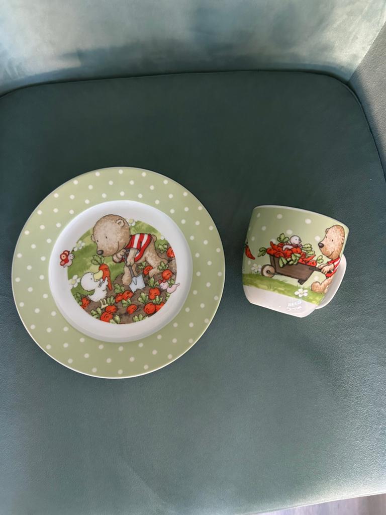 Kinder servies setje: bord en beker met berenprint, Ophalen of Verzenden, Zo goed als nieuw