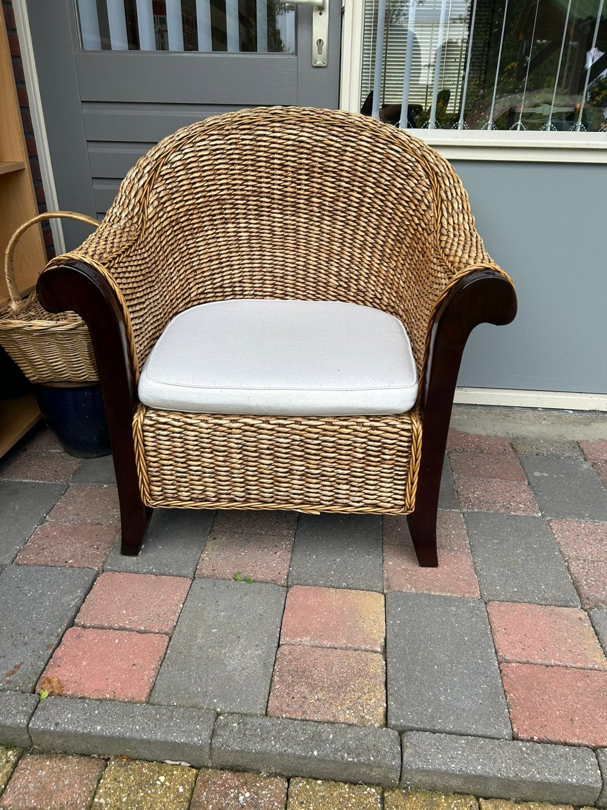 Rotan fauteuil met kussen, Ophalen, Zo goed als nieuw, 50 tot 75 cm, Riet of Rotan