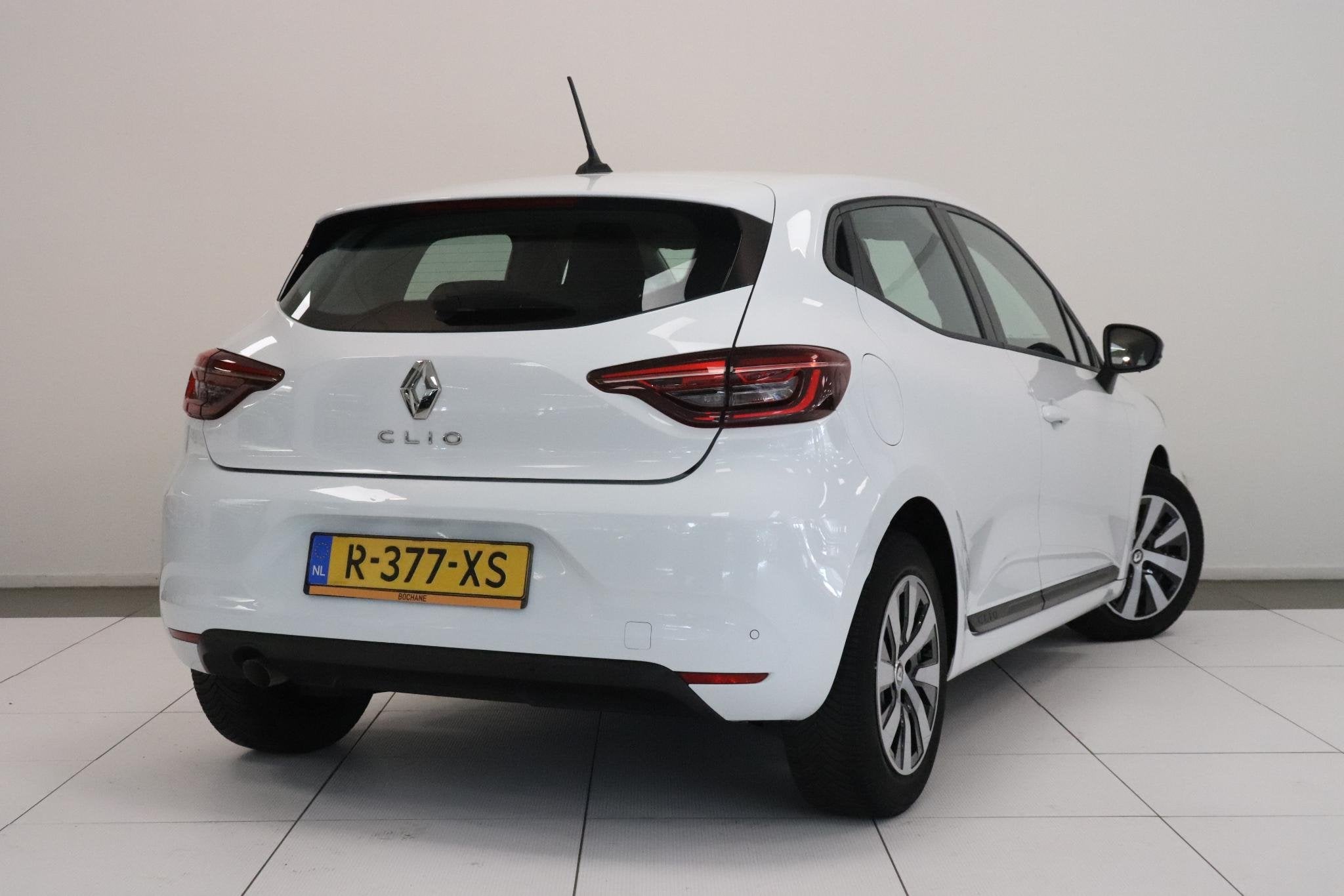 Renault Clio 1.0 TCe 90 Equilibre | Parkeersensor | Airco |, Auto's, Voorwielaandrijving, Dealer onderhouden, Gebruikt, 580 kg