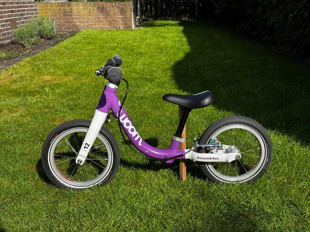 Woom 1 loopfiets 12 inch - Paars - Zeer goede staat, Fietsen en Brommers, Fietsen | Kinderfietsjes, Ophalen of Verzenden, Zo goed als nieuw