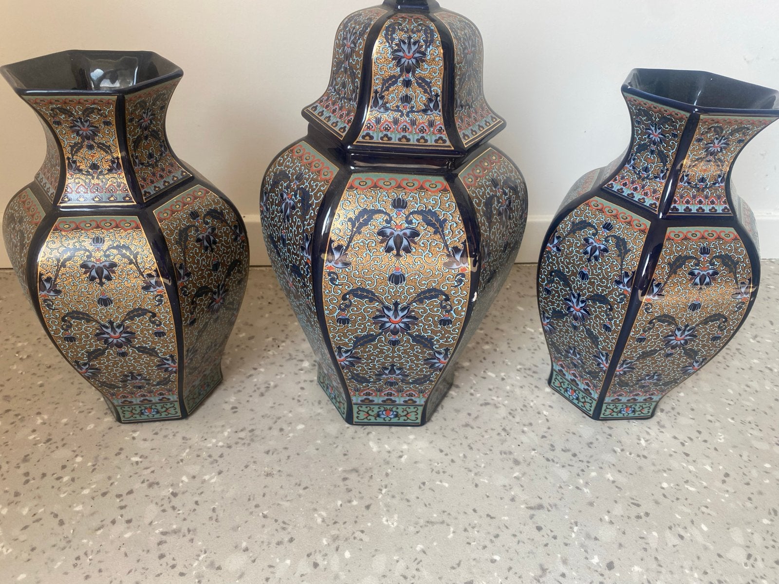 Prachtig Italiaans kaststel met gedetailleerde decoratie, Ophalen