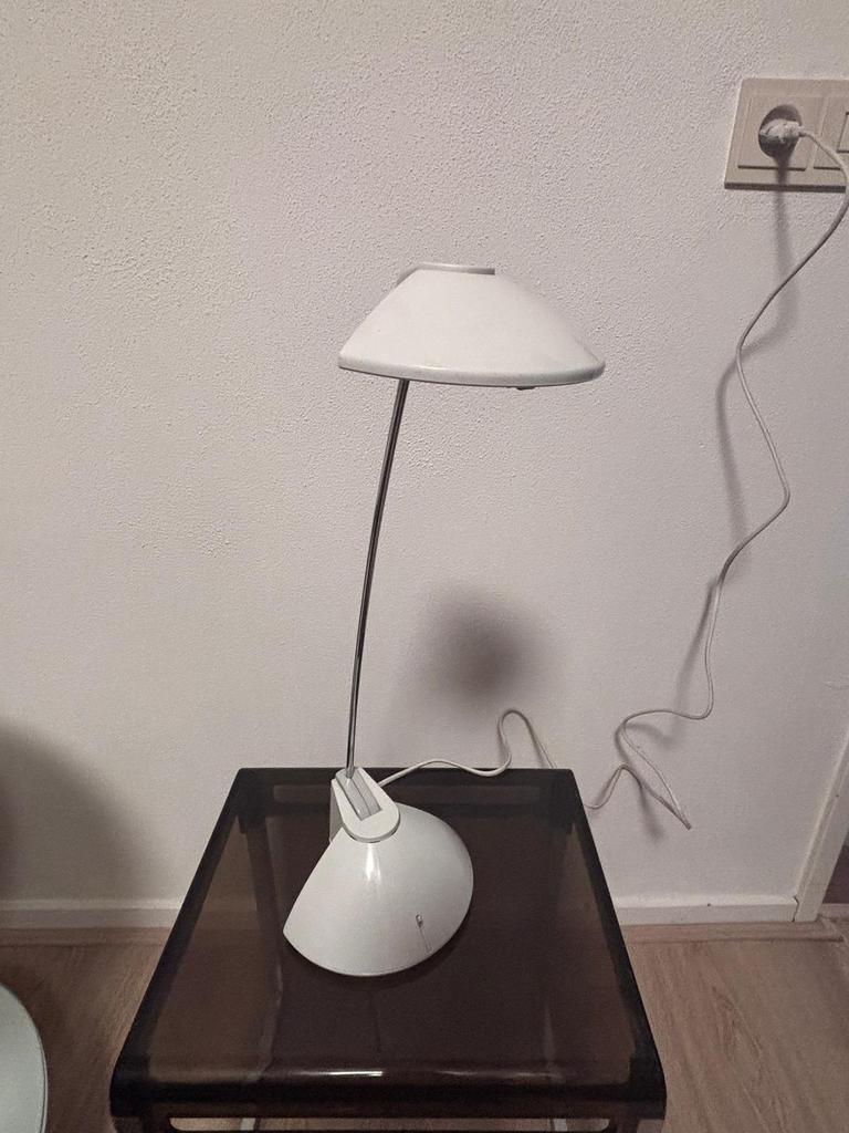 Bureau lamp van Brilliant, kleur wit in Memphis style look, Ophalen of Verzenden, Zo goed als nieuw, Kunststof
