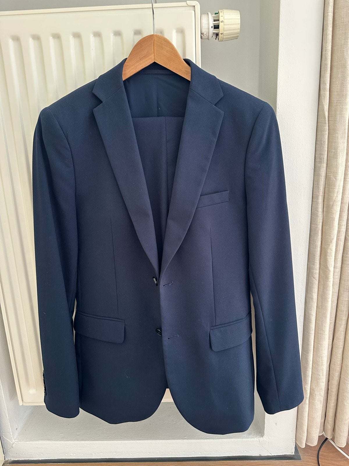 WE Slim Fit Pak - Donkerblauw - Maat 44, Kleding | Heren, Kostuums en Colberts, Ophalen of Verzenden, Zo goed als nieuw, Maat 46 (S) of kleiner