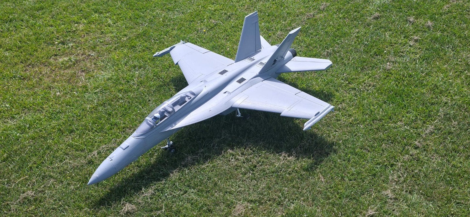FMS F/A-18 Hornet 70MM, Gebruikt, Groter dan 1:72, Vliegtuig, Ophalen