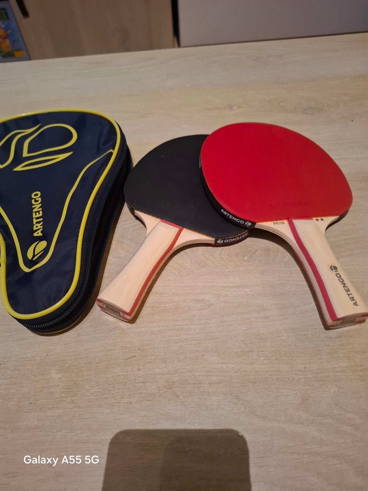 Tafeltennis set Artengo: 2 batjes, 3 balletjes en hoes, Ophalen of Verzenden, Artengo, Nvt, Nvt